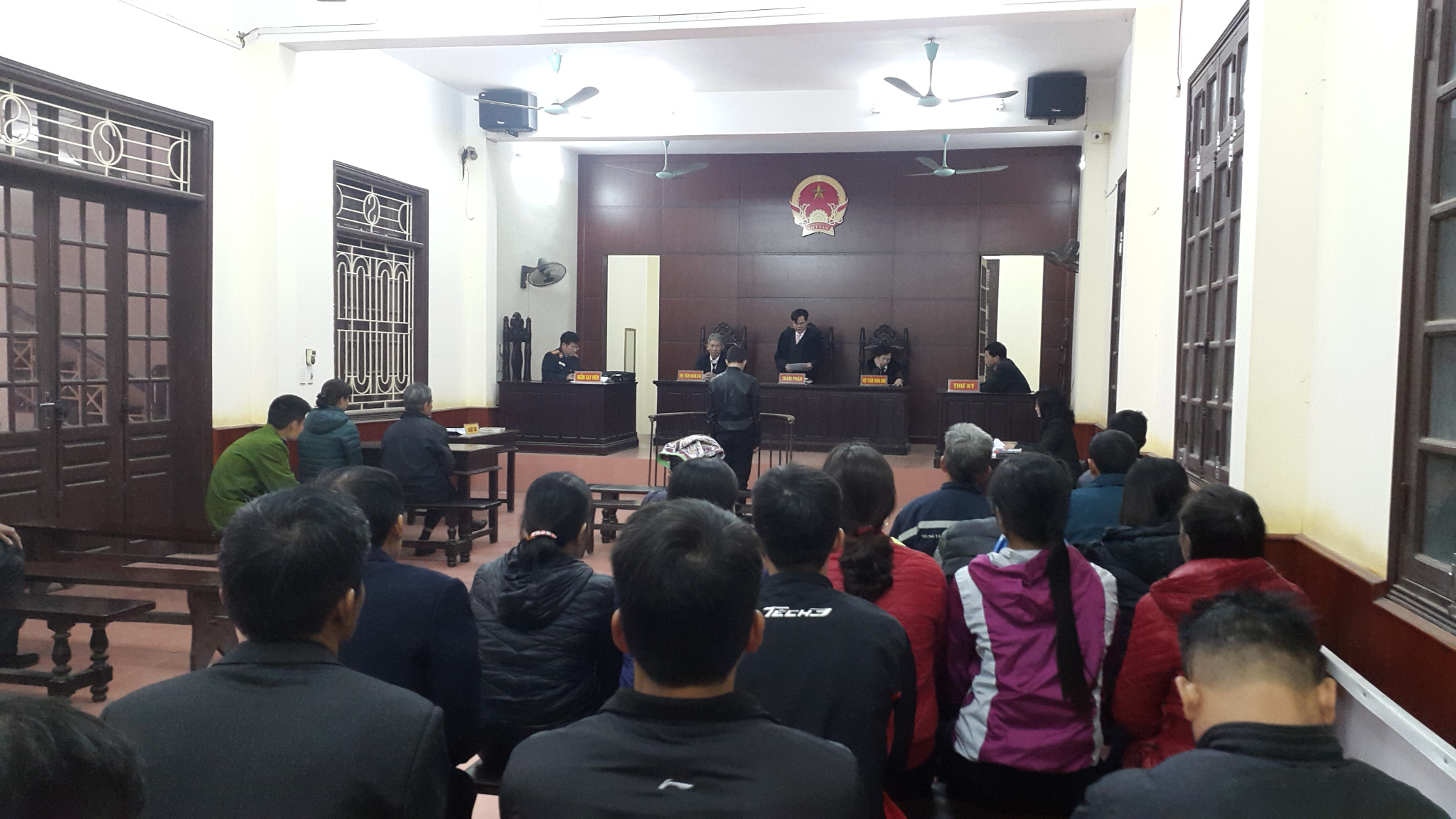 Quang cảnh phiên tòa hình sự xét xử vụ án giết người tại Hà Nội