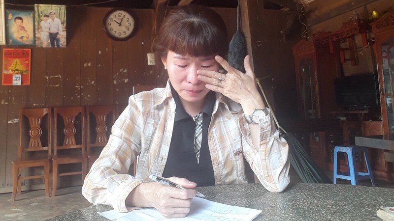 Chị Chu Thị Huyền (mẹ bị can Nhân) cho rằng việc bắt giam con mình vi phạm tố tụng